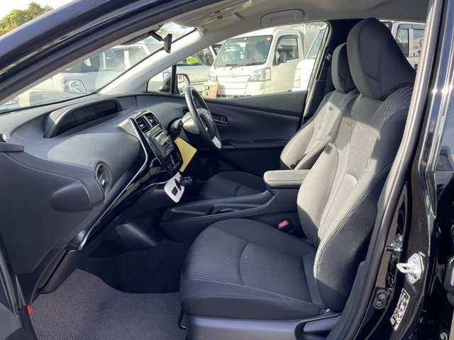 Toyota PRIUS 2017-01 20679-17