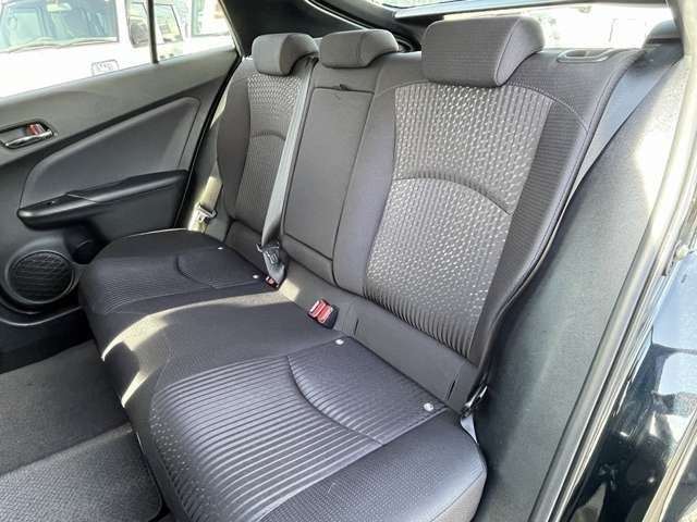 Toyota PRIUS 2017-01 20679-19