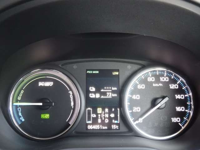 Mitsubishi OUTLANDER PHEV 2015-01 182266-3