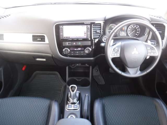 Mitsubishi OUTLANDER PHEV 2015-01 182266-2