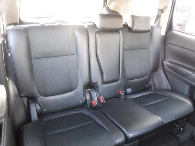 Mitsubishi OUTLANDER PHEV 2015-01 182266-12