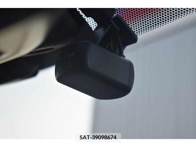 Nissan LEAF 2021-04 373284-8