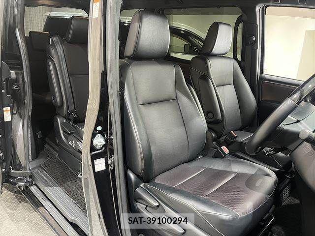 Toyota ESQUIRE 2018-01 455739-7