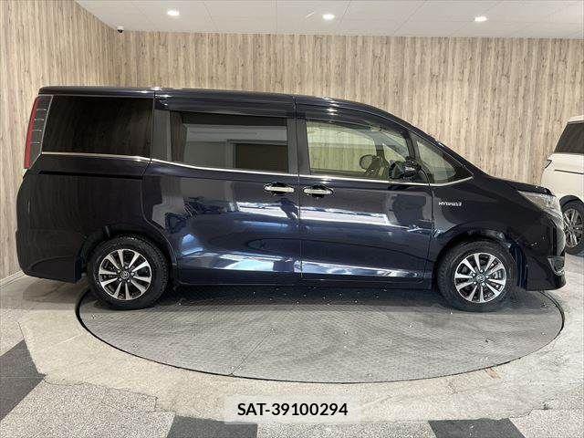 Toyota ESQUIRE 2018-01 455739-17