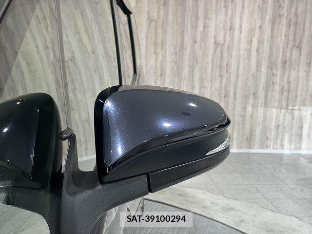 Toyota ESQUIRE 2018-01 455739-26