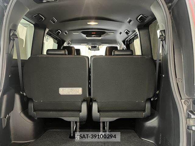 Toyota ESQUIRE 2018-01 455739-10