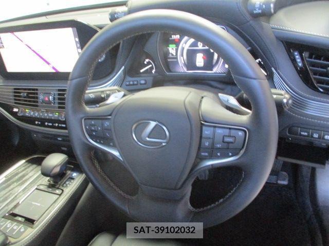 Lexus LS 2021-05 304739-17