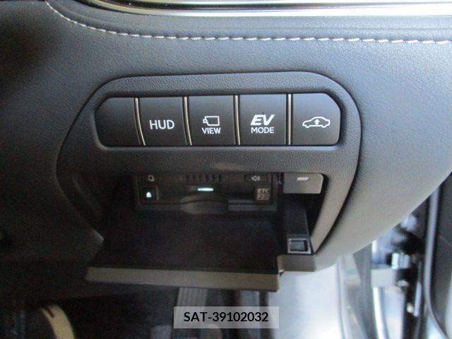 Lexus LS 2021-05 304739-16