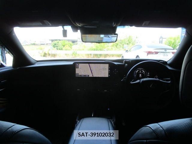 Lexus LS 2021-05 304739-11