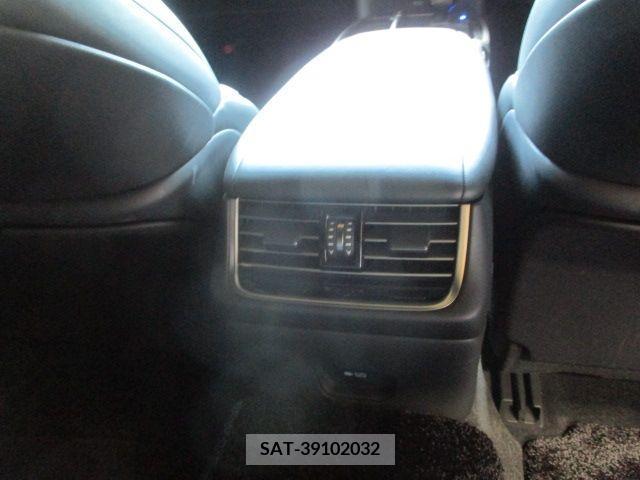 Lexus LS 2021-05 304739-10