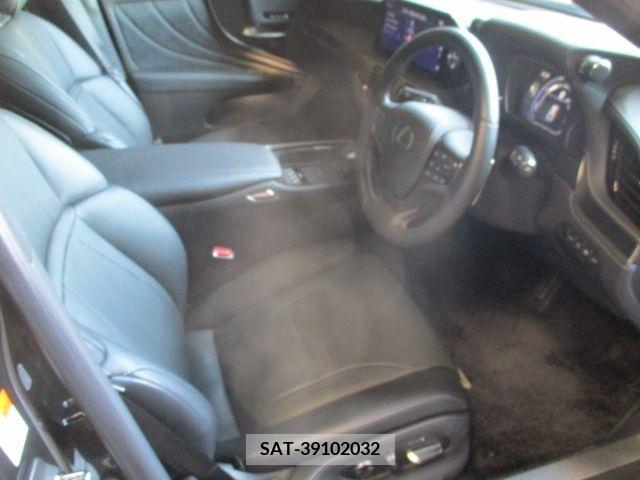 Lexus LS 2021-05 304739-1