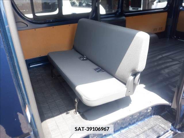 Toyota HIACE VAN 2019-09 351958-7