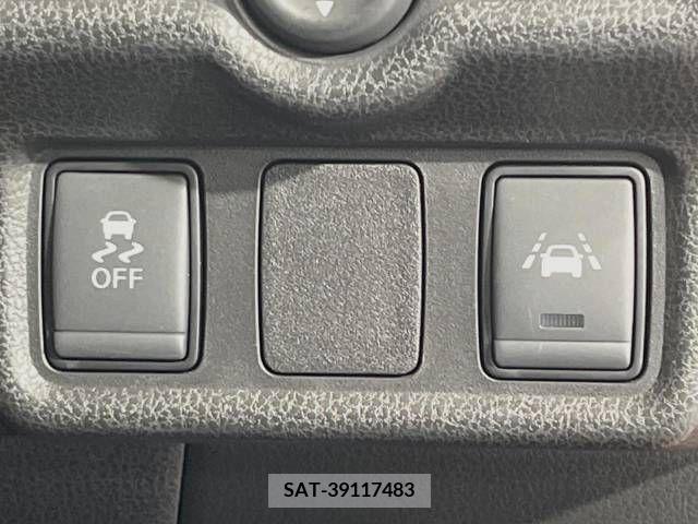 Nissan NOTE 2017-03 305372-6