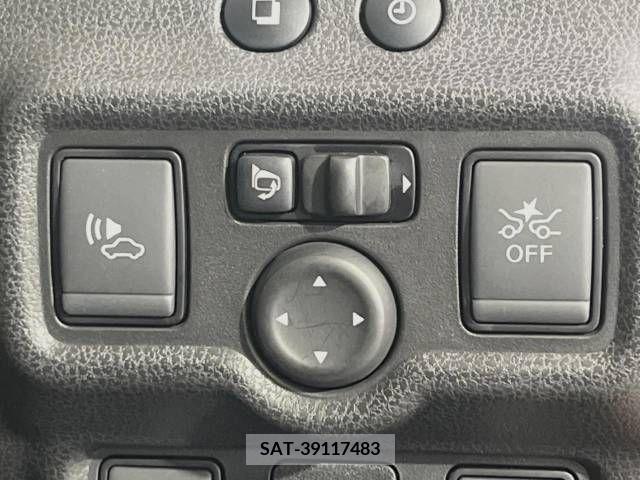 Nissan NOTE 2017-03 305372-5
