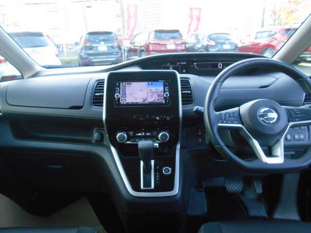 Nissan SERENA 2017-03 27008-1