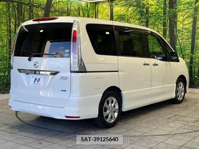 Nissan SERENA 2011-03 384929-18