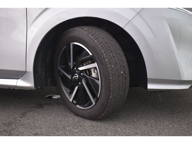Nissan NOTE 2021-07 6878-23