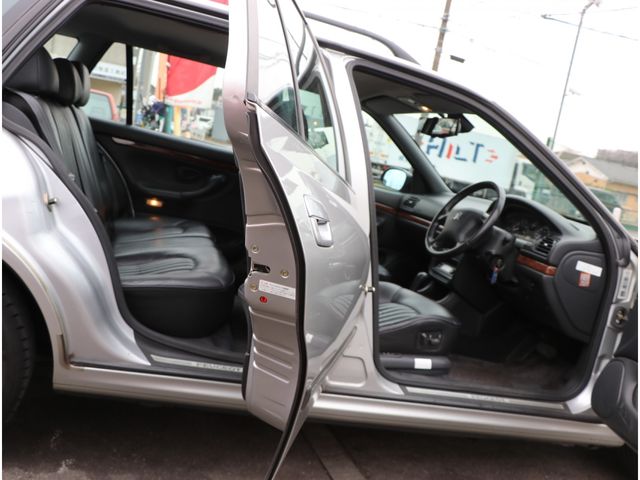 Peugeot 406 2001-03 738-9