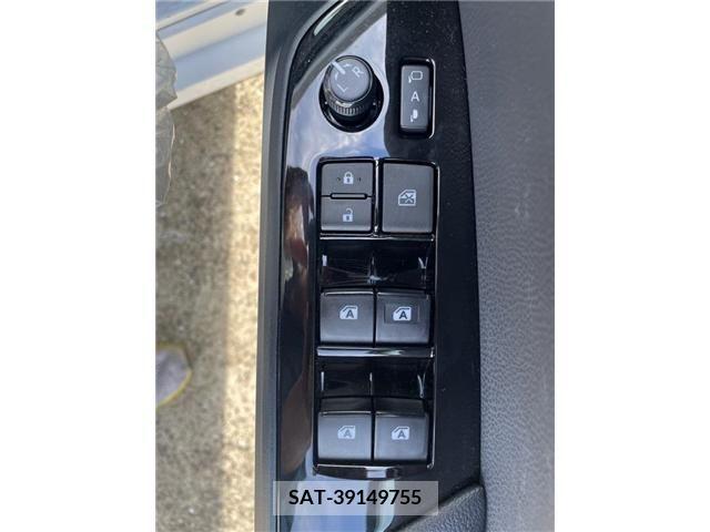 Toyota PRIUS 2019-02 348959-16