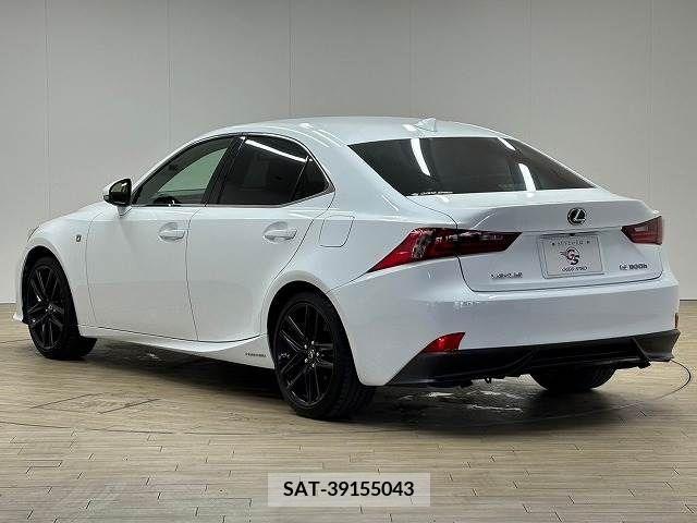 Lexus IS 2015-01 214266-16