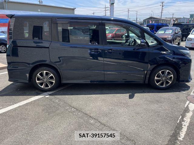 Toyota NOAH 2017-08 321535-3