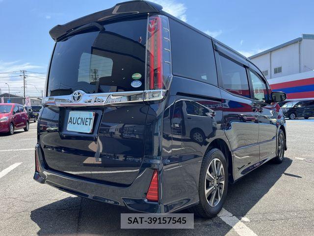 Toyota NOAH 2017-08 321535-4