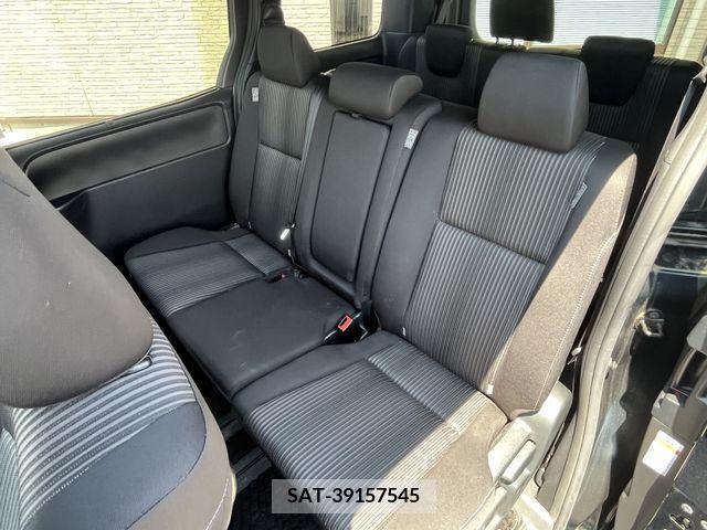 Toyota NOAH 2017-08 321535-10