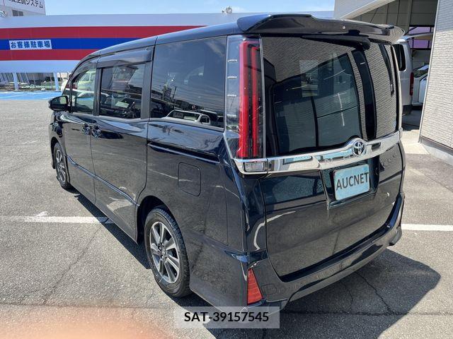 Toyota NOAH 2017-08 321535-6