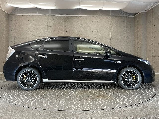 Toyota PRIUS PHV 2013-11 24063-7