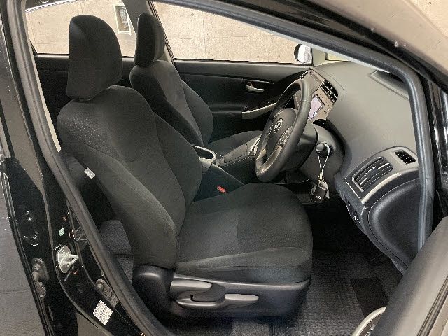 Toyota PRIUS PHV 2013-11 24063-10
