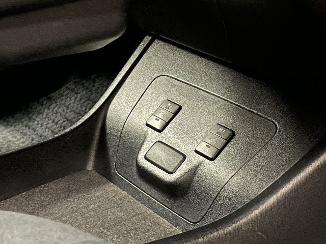 Toyota PRIUS PHV 2013-11 24063-27