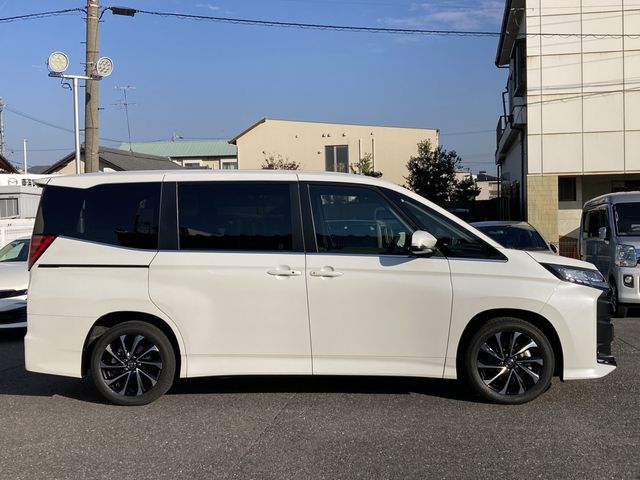 Toyota NOAH HYBRID 2023-11 29274-23