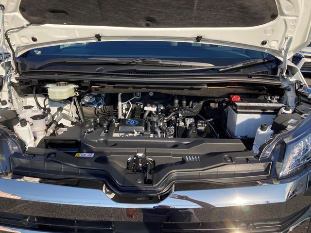 Toyota NOAH HYBRID 2023-11 29274-27