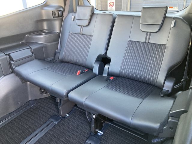 Toyota NOAH HYBRID 2023-11 29274-19