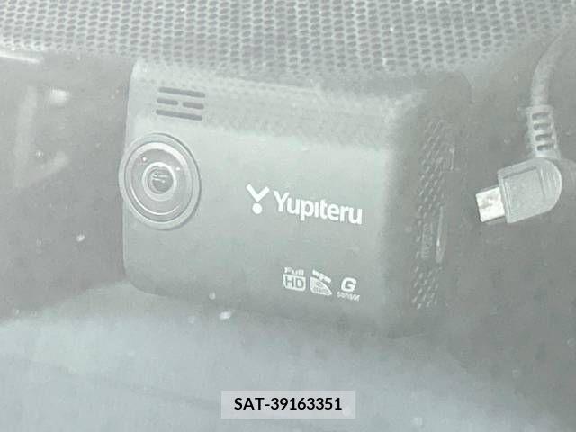 Toyota SIENTA 2017-03 325972-6
