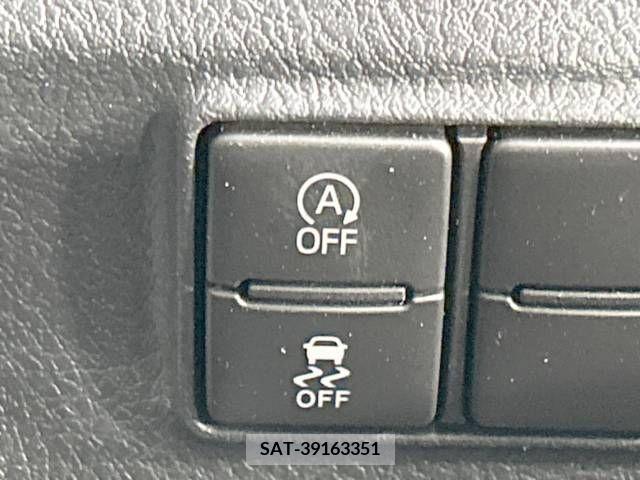 Toyota SIENTA 2017-03 325972-4