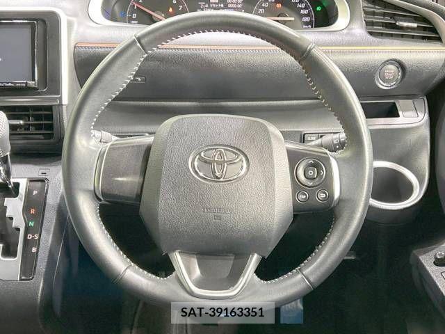 Toyota SIENTA 2017-03 325972-11