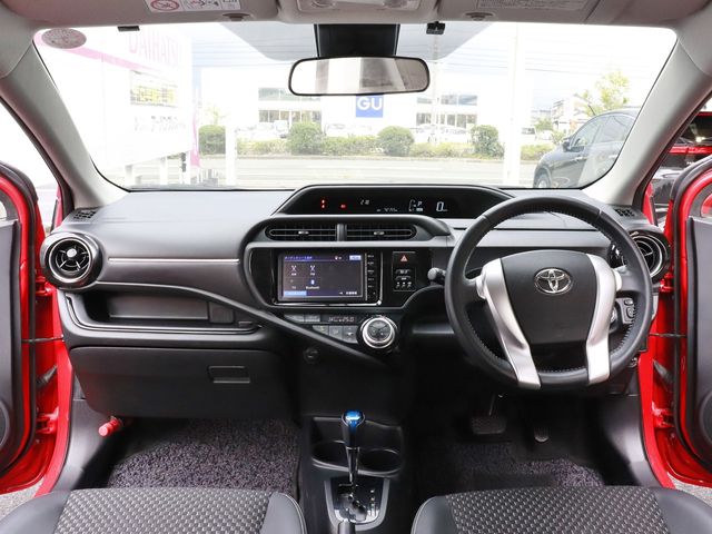 Toyota AQUA 2016-04 20438-8