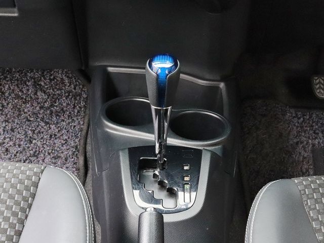 Toyota AQUA 2016-04 20438-13