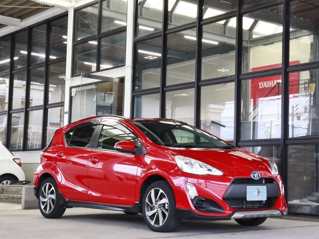 Toyota AQUA 2016-04 20438-0