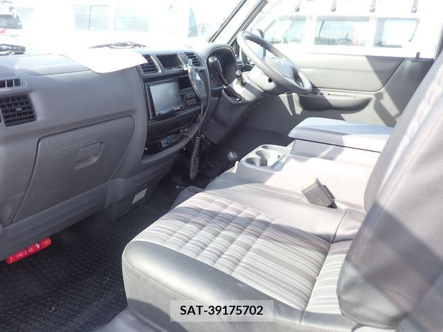 Mazda BONGO VAN 2018-11 374423-16
