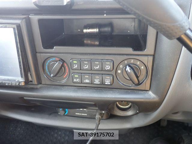Mazda BONGO VAN 2018-11 374423-13