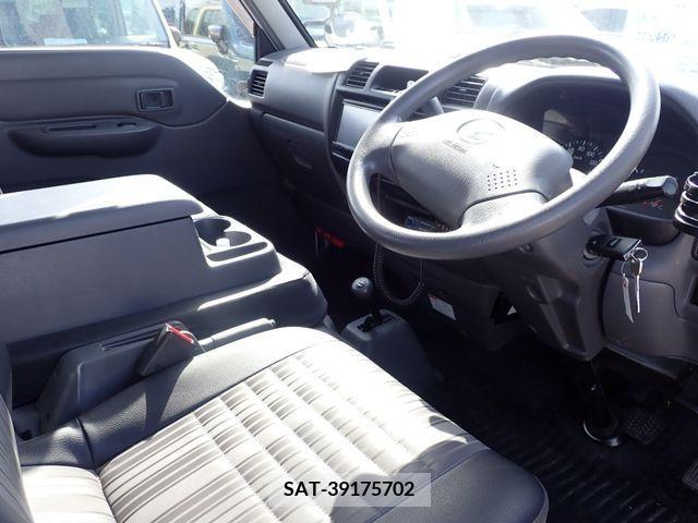 Mazda BONGO VAN 2018-11 374423-1