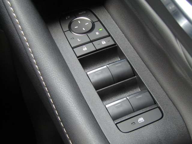 Toyota VELLFIRE 2023-10 185710-17
