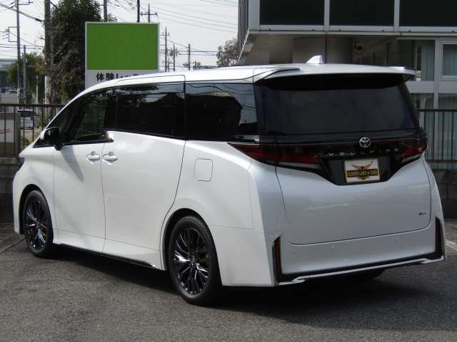 Toyota VELLFIRE 2023-10 185710-3