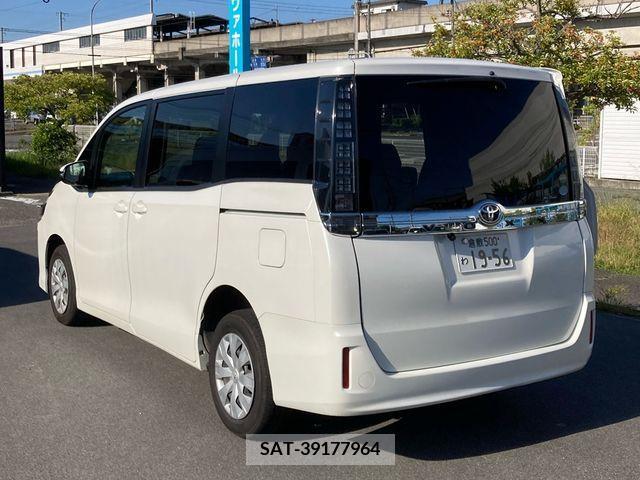 Toyota VOXY 2016-12 289272-2
