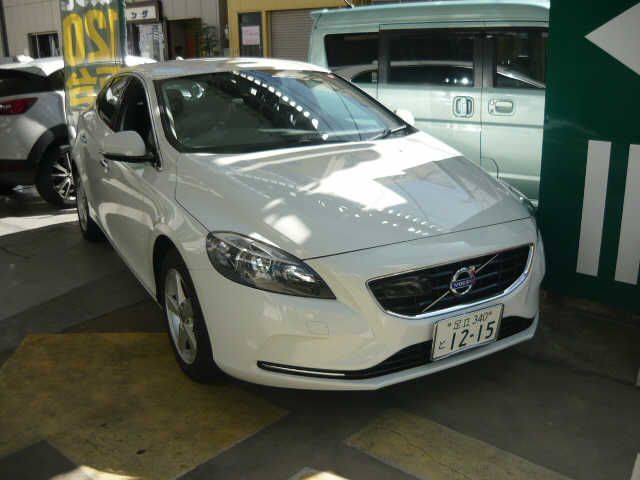 Volvo V40 2014-02 20323-0