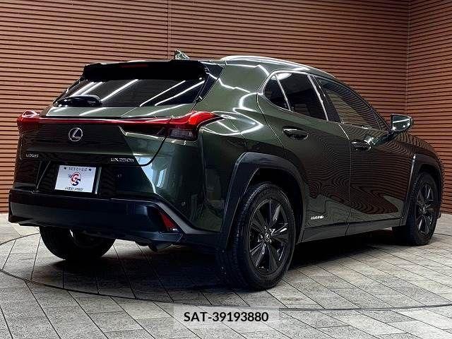 Lexus UX 2018-11 353941-15