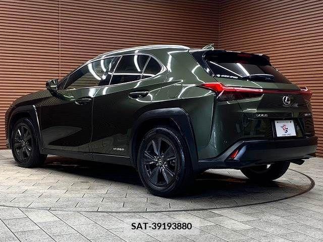 Lexus UX 2018-11 353941-16