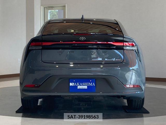 Toyota PRIUS 2023-05 386549-3